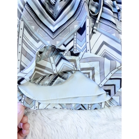 Great Condition | Forever 21 | Small | Geometric Pattern | Slip On Elastic Waist - Picture 4 of 8